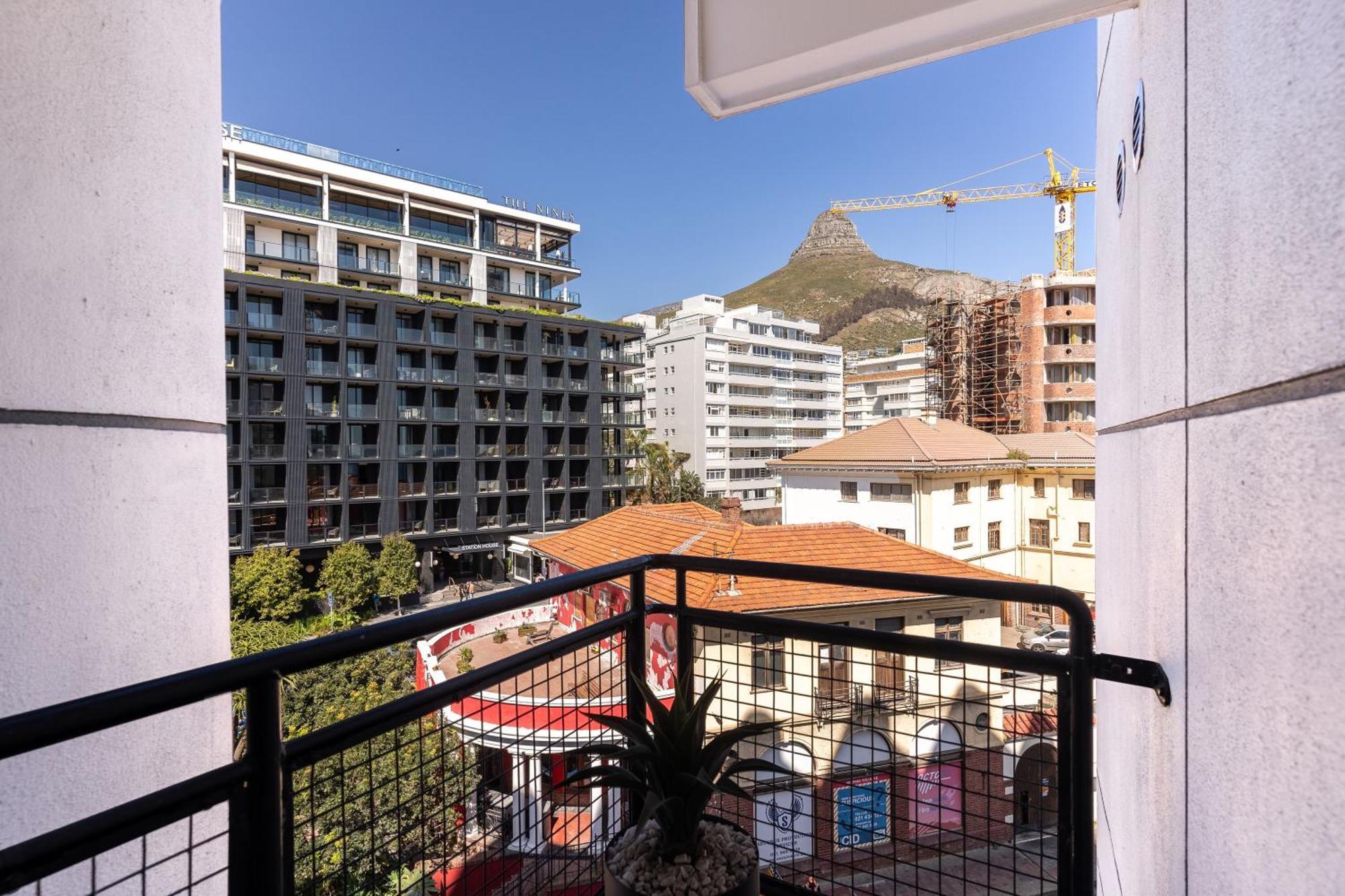 Flamingo 405 - Sea Point Apartment