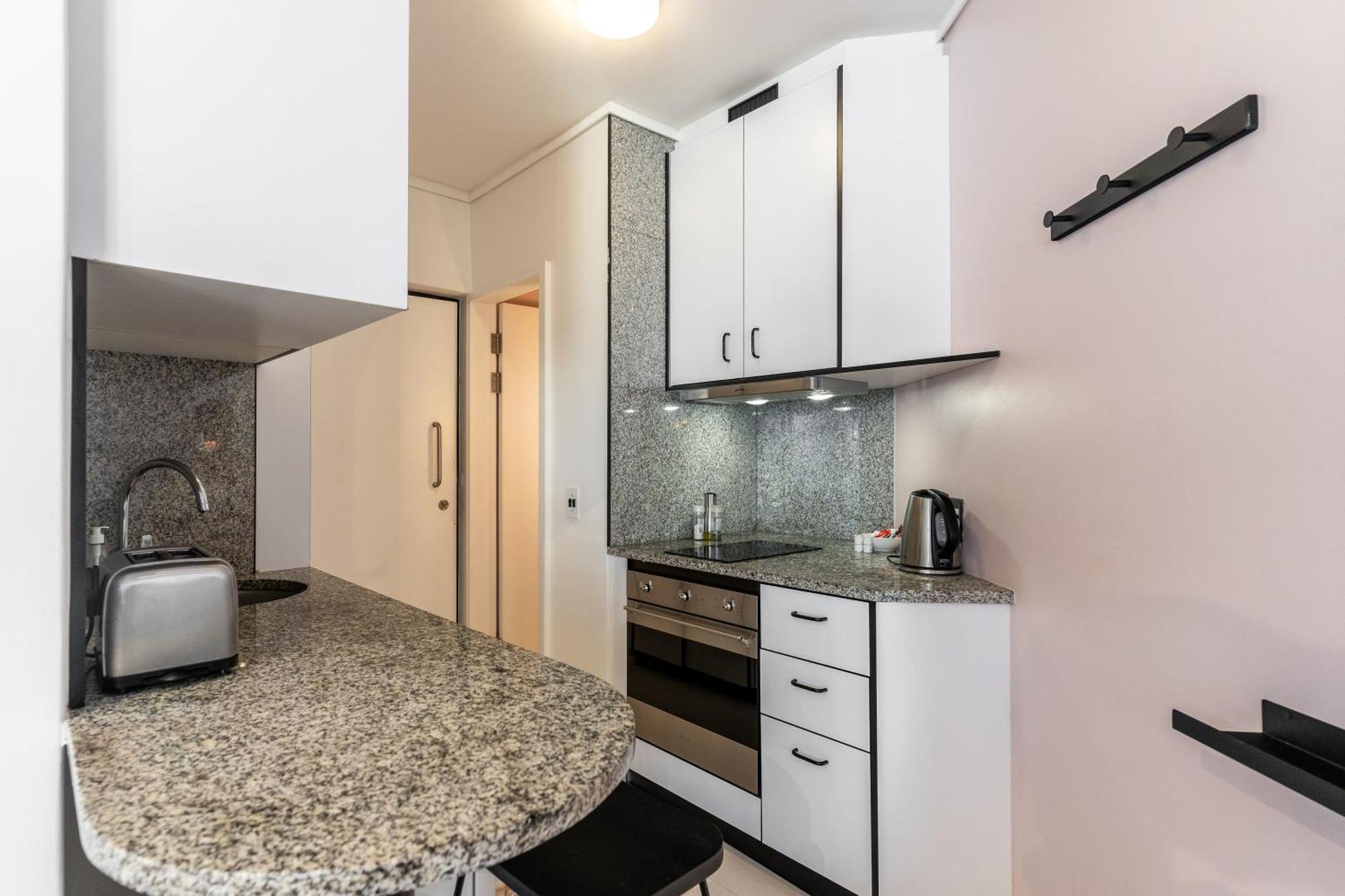 Flamingo 405 - Sea Point Apartment