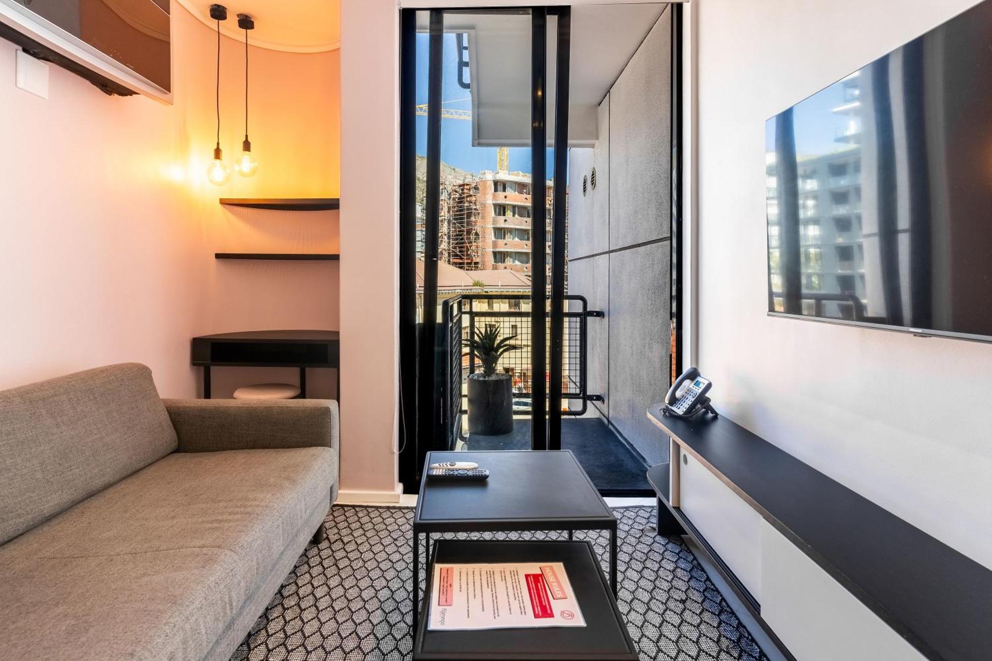 Flamingo 405 - Sea Point Apartment